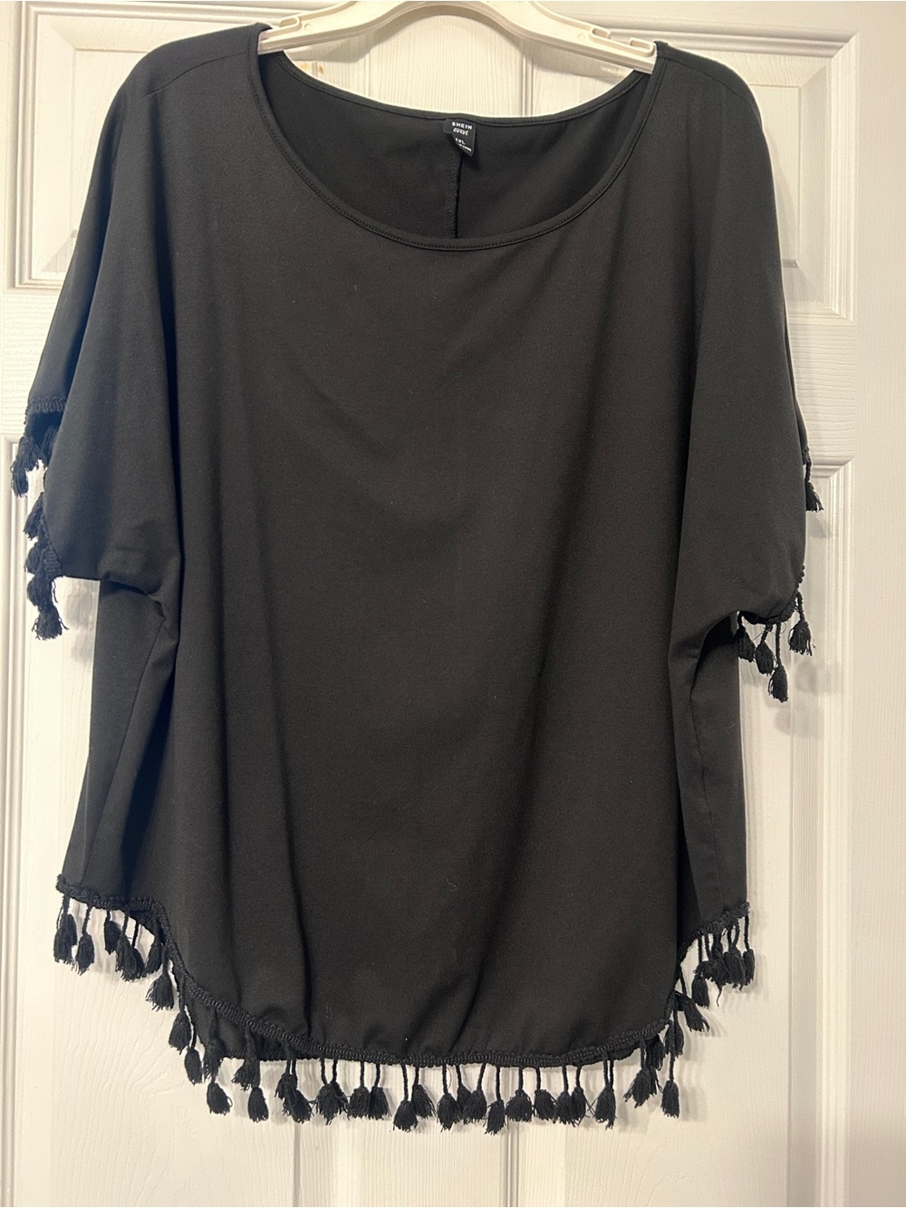 SHEIN Black Tassel-Hem Short Sleeve Top